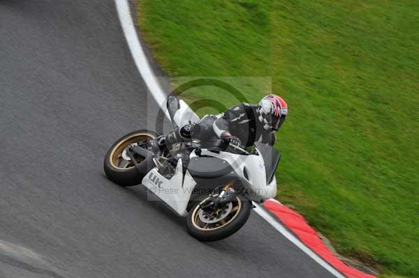 Motorcycle action photographs;cadwell;cadwell park photographs;event digital images;eventdigitalimages;motor racing louth lincolnshire;no limits trackday;peter wileman photography;trackday;trackday digital images;trackday photos