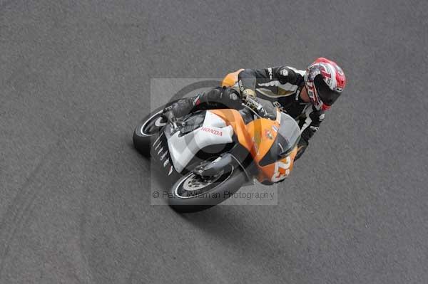 Motorcycle action photographs;cadwell;cadwell park photographs;event digital images;eventdigitalimages;motor racing louth lincolnshire;no limits trackday;peter wileman photography;trackday;trackday digital images;trackday photos