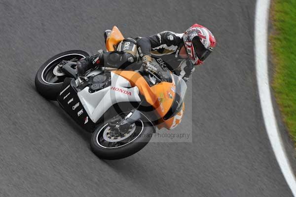 Motorcycle action photographs;cadwell;cadwell park photographs;event digital images;eventdigitalimages;motor racing louth lincolnshire;no limits trackday;peter wileman photography;trackday;trackday digital images;trackday photos