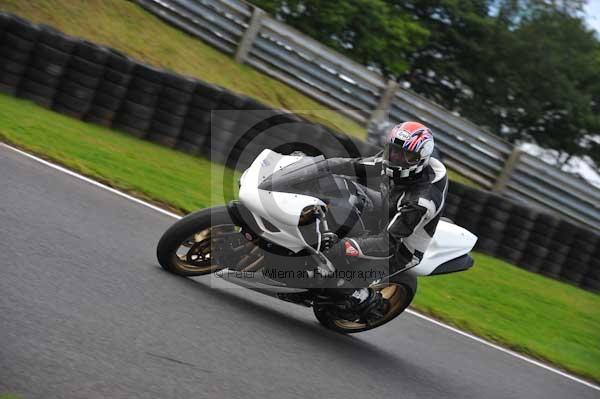 Motorcycle action photographs;cadwell;cadwell park photographs;event digital images;eventdigitalimages;motor racing louth lincolnshire;no limits trackday;peter wileman photography;trackday;trackday digital images;trackday photos