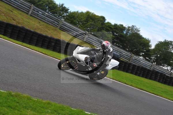 Motorcycle action photographs;cadwell;cadwell park photographs;event digital images;eventdigitalimages;motor racing louth lincolnshire;no limits trackday;peter wileman photography;trackday;trackday digital images;trackday photos