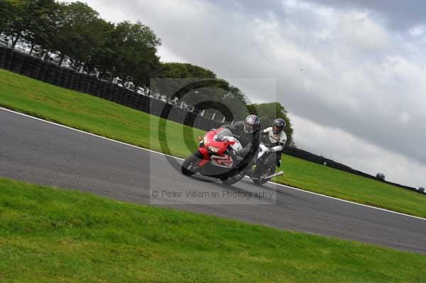 Motorcycle action photographs;cadwell;cadwell park photographs;event digital images;eventdigitalimages;motor racing louth lincolnshire;no limits trackday;peter wileman photography;trackday;trackday digital images;trackday photos