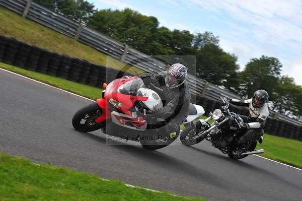 Motorcycle action photographs;cadwell;cadwell park photographs;event digital images;eventdigitalimages;motor racing louth lincolnshire;no limits trackday;peter wileman photography;trackday;trackday digital images;trackday photos
