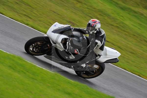 Motorcycle action photographs;cadwell;cadwell park photographs;event digital images;eventdigitalimages;motor racing louth lincolnshire;no limits trackday;peter wileman photography;trackday;trackday digital images;trackday photos