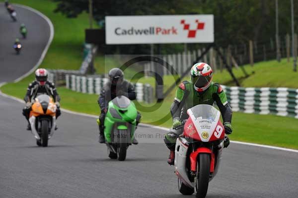Motorcycle action photographs;cadwell;cadwell park photographs;event digital images;eventdigitalimages;motor racing louth lincolnshire;no limits trackday;peter wileman photography;trackday;trackday digital images;trackday photos
