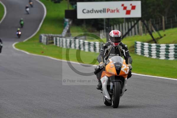 Motorcycle action photographs;cadwell;cadwell park photographs;event digital images;eventdigitalimages;motor racing louth lincolnshire;no limits trackday;peter wileman photography;trackday;trackday digital images;trackday photos
