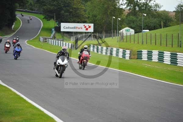 Motorcycle action photographs;cadwell;cadwell park photographs;event digital images;eventdigitalimages;motor racing louth lincolnshire;no limits trackday;peter wileman photography;trackday;trackday digital images;trackday photos