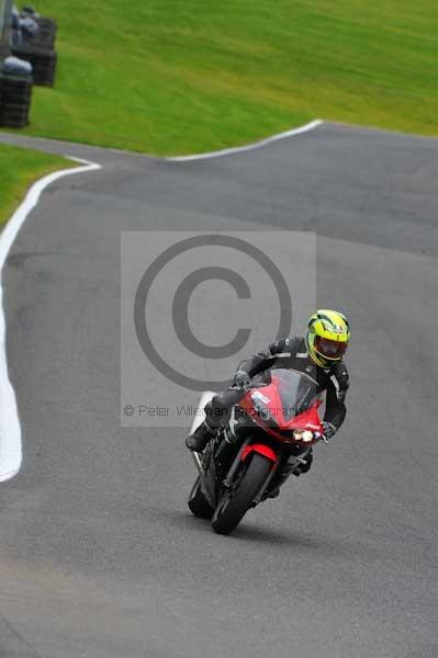 Motorcycle action photographs;cadwell;cadwell park photographs;event digital images;eventdigitalimages;motor racing louth lincolnshire;no limits trackday;peter wileman photography;trackday;trackday digital images;trackday photos