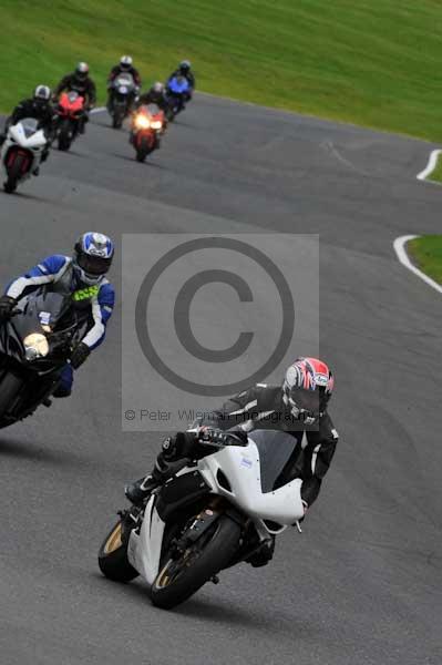 Motorcycle action photographs;cadwell;cadwell park photographs;event digital images;eventdigitalimages;motor racing louth lincolnshire;no limits trackday;peter wileman photography;trackday;trackday digital images;trackday photos