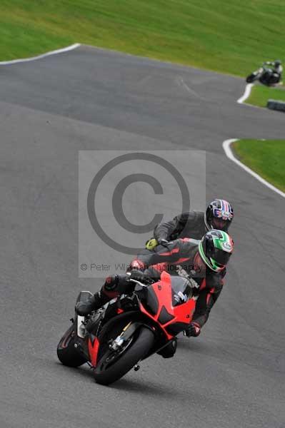 Motorcycle action photographs;cadwell;cadwell park photographs;event digital images;eventdigitalimages;motor racing louth lincolnshire;no limits trackday;peter wileman photography;trackday;trackday digital images;trackday photos