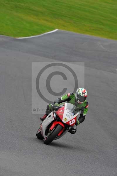 Motorcycle action photographs;cadwell;cadwell park photographs;event digital images;eventdigitalimages;motor racing louth lincolnshire;no limits trackday;peter wileman photography;trackday;trackday digital images;trackday photos