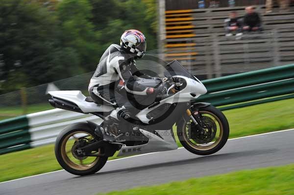 Motorcycle action photographs;cadwell;cadwell park photographs;event digital images;eventdigitalimages;motor racing louth lincolnshire;no limits trackday;peter wileman photography;trackday;trackday digital images;trackday photos