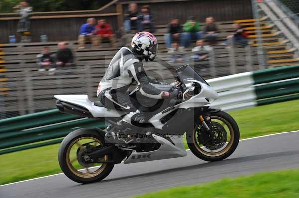 Motorcycle action photographs;cadwell;cadwell park photographs;event digital images;eventdigitalimages;motor racing louth lincolnshire;no limits trackday;peter wileman photography;trackday;trackday digital images;trackday photos
