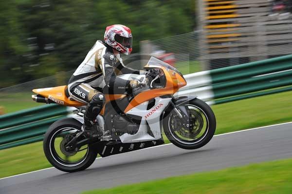 Motorcycle action photographs;cadwell;cadwell park photographs;event digital images;eventdigitalimages;motor racing louth lincolnshire;no limits trackday;peter wileman photography;trackday;trackday digital images;trackday photos