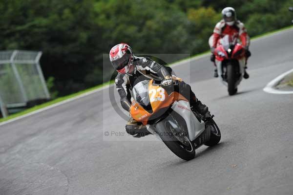 Motorcycle action photographs;cadwell;cadwell park photographs;event digital images;eventdigitalimages;motor racing louth lincolnshire;no limits trackday;peter wileman photography;trackday;trackday digital images;trackday photos