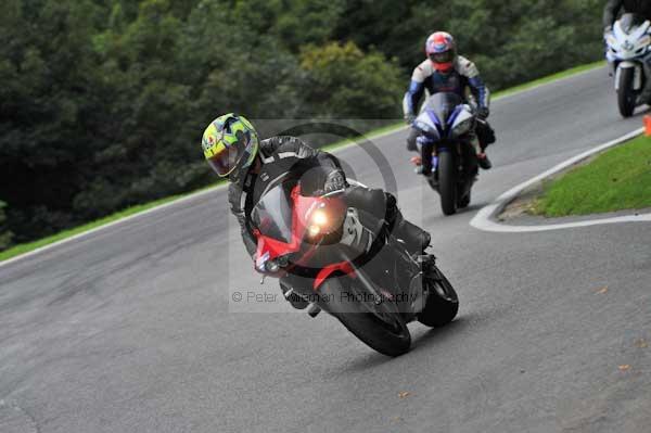 Motorcycle action photographs;cadwell;cadwell park photographs;event digital images;eventdigitalimages;motor racing louth lincolnshire;no limits trackday;peter wileman photography;trackday;trackday digital images;trackday photos