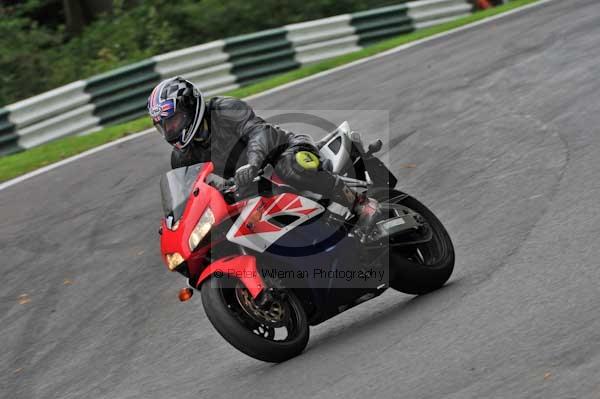 Motorcycle action photographs;cadwell;cadwell park photographs;event digital images;eventdigitalimages;motor racing louth lincolnshire;no limits trackday;peter wileman photography;trackday;trackday digital images;trackday photos