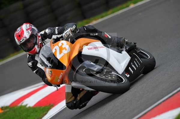 Motorcycle action photographs;cadwell;cadwell park photographs;event digital images;eventdigitalimages;motor racing louth lincolnshire;no limits trackday;peter wileman photography;trackday;trackday digital images;trackday photos