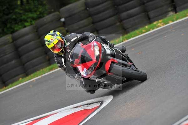 Motorcycle action photographs;cadwell;cadwell park photographs;event digital images;eventdigitalimages;motor racing louth lincolnshire;no limits trackday;peter wileman photography;trackday;trackday digital images;trackday photos
