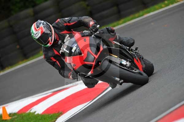 Motorcycle action photographs;cadwell;cadwell park photographs;event digital images;eventdigitalimages;motor racing louth lincolnshire;no limits trackday;peter wileman photography;trackday;trackday digital images;trackday photos