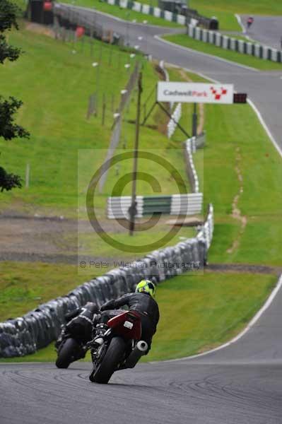 Motorcycle action photographs;cadwell;cadwell park photographs;event digital images;eventdigitalimages;motor racing louth lincolnshire;no limits trackday;peter wileman photography;trackday;trackday digital images;trackday photos