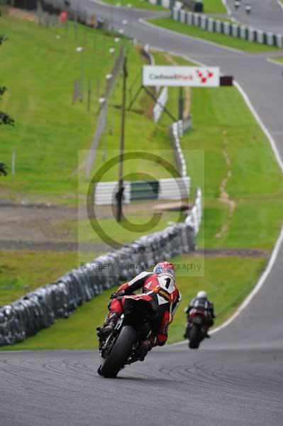 Motorcycle action photographs;cadwell;cadwell park photographs;event digital images;eventdigitalimages;motor racing louth lincolnshire;no limits trackday;peter wileman photography;trackday;trackday digital images;trackday photos