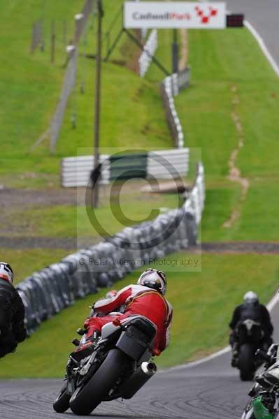 Motorcycle action photographs;cadwell;cadwell park photographs;event digital images;eventdigitalimages;motor racing louth lincolnshire;no limits trackday;peter wileman photography;trackday;trackday digital images;trackday photos