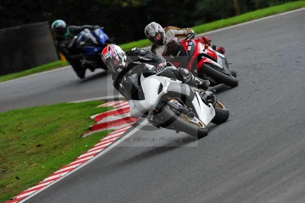 Motorcycle action photographs;cadwell;cadwell park photographs;event digital images;eventdigitalimages;motor racing louth lincolnshire;no limits trackday;peter wileman photography;trackday;trackday digital images;trackday photos