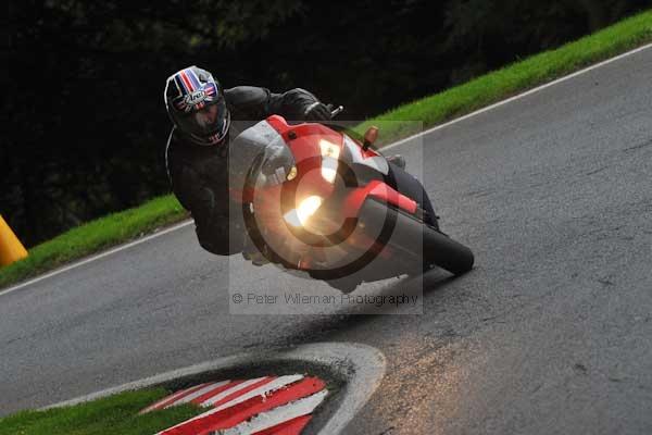 Motorcycle action photographs;cadwell;cadwell park photographs;event digital images;eventdigitalimages;motor racing louth lincolnshire;no limits trackday;peter wileman photography;trackday;trackday digital images;trackday photos