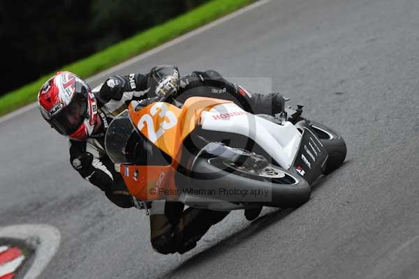 Motorcycle action photographs;cadwell;cadwell park photographs;event digital images;eventdigitalimages;motor racing louth lincolnshire;no limits trackday;peter wileman photography;trackday;trackday digital images;trackday photos