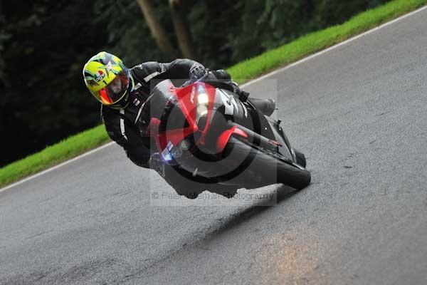 Motorcycle action photographs;cadwell;cadwell park photographs;event digital images;eventdigitalimages;motor racing louth lincolnshire;no limits trackday;peter wileman photography;trackday;trackday digital images;trackday photos