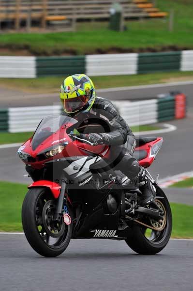 Motorcycle action photographs;cadwell;cadwell park photographs;event digital images;eventdigitalimages;motor racing louth lincolnshire;no limits trackday;peter wileman photography;trackday;trackday digital images;trackday photos