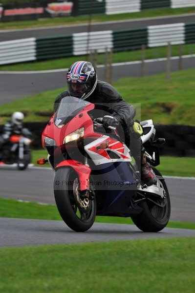 Motorcycle action photographs;cadwell;cadwell park photographs;event digital images;eventdigitalimages;motor racing louth lincolnshire;no limits trackday;peter wileman photography;trackday;trackday digital images;trackday photos