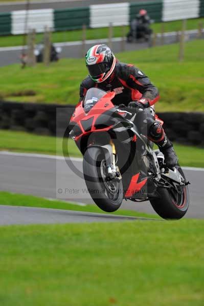 Motorcycle action photographs;cadwell;cadwell park photographs;event digital images;eventdigitalimages;motor racing louth lincolnshire;no limits trackday;peter wileman photography;trackday;trackday digital images;trackday photos