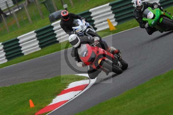 Motorcycle action photographs;cadwell;cadwell park photographs;event digital images;eventdigitalimages;motor racing louth lincolnshire;no limits trackday;peter wileman photography;trackday;trackday digital images;trackday photos