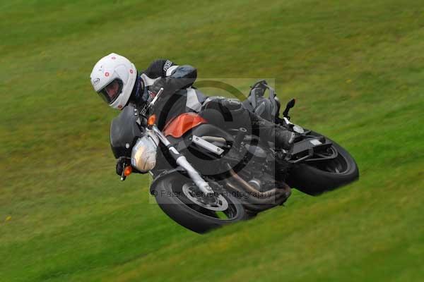Motorcycle action photographs;cadwell;cadwell park photographs;event digital images;eventdigitalimages;motor racing louth lincolnshire;no limits trackday;peter wileman photography;trackday;trackday digital images;trackday photos