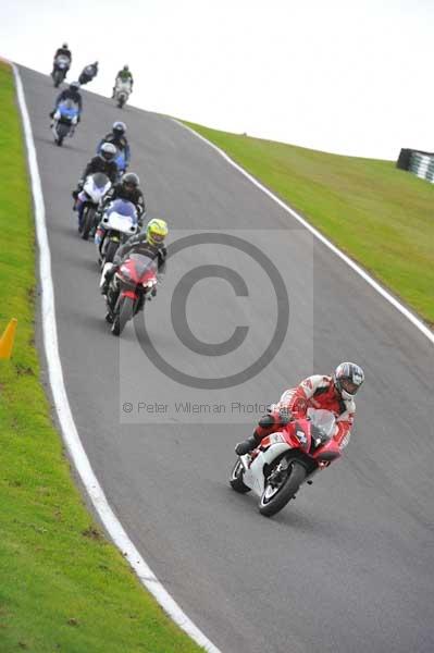 Motorcycle action photographs;cadwell;cadwell park photographs;event digital images;eventdigitalimages;motor racing louth lincolnshire;no limits trackday;peter wileman photography;trackday;trackday digital images;trackday photos