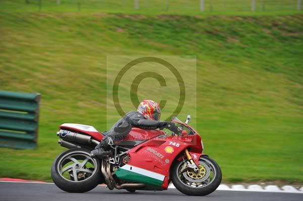 Motorcycle action photographs;cadwell;cadwell park photographs;event digital images;eventdigitalimages;motor racing louth lincolnshire;no limits trackday;peter wileman photography;trackday;trackday digital images;trackday photos