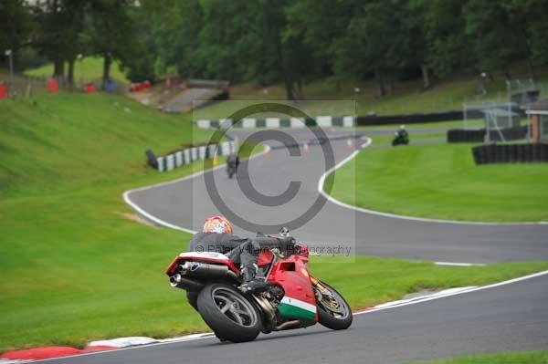 Motorcycle action photographs;cadwell;cadwell park photographs;event digital images;eventdigitalimages;motor racing louth lincolnshire;no limits trackday;peter wileman photography;trackday;trackday digital images;trackday photos