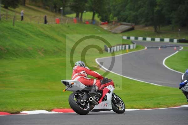 Motorcycle action photographs;cadwell;cadwell park photographs;event digital images;eventdigitalimages;motor racing louth lincolnshire;no limits trackday;peter wileman photography;trackday;trackday digital images;trackday photos