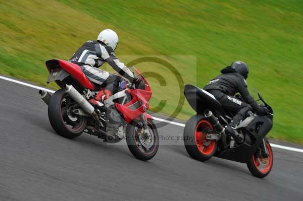 Motorcycle action photographs;cadwell;cadwell park photographs;event digital images;eventdigitalimages;motor racing louth lincolnshire;no limits trackday;peter wileman photography;trackday;trackday digital images;trackday photos