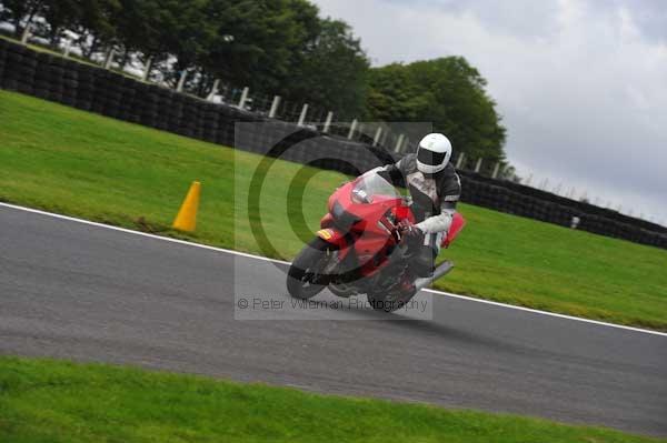 Motorcycle action photographs;cadwell;cadwell park photographs;event digital images;eventdigitalimages;motor racing louth lincolnshire;no limits trackday;peter wileman photography;trackday;trackday digital images;trackday photos