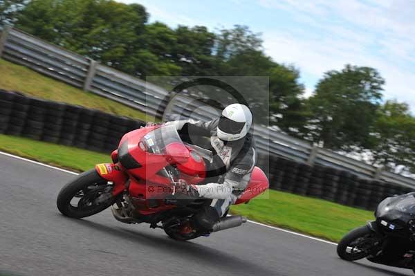 Motorcycle action photographs;cadwell;cadwell park photographs;event digital images;eventdigitalimages;motor racing louth lincolnshire;no limits trackday;peter wileman photography;trackday;trackday digital images;trackday photos