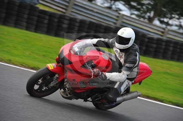 Motorcycle action photographs;cadwell;cadwell park photographs;event digital images;eventdigitalimages;motor racing louth lincolnshire;no limits trackday;peter wileman photography;trackday;trackday digital images;trackday photos