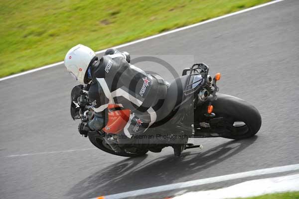 Motorcycle action photographs;cadwell;cadwell park photographs;event digital images;eventdigitalimages;motor racing louth lincolnshire;no limits trackday;peter wileman photography;trackday;trackday digital images;trackday photos