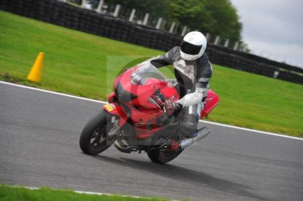 Motorcycle action photographs;cadwell;cadwell park photographs;event digital images;eventdigitalimages;motor racing louth lincolnshire;no limits trackday;peter wileman photography;trackday;trackday digital images;trackday photos