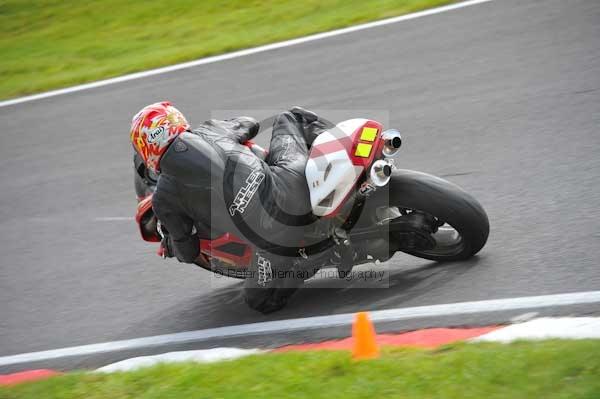 Motorcycle action photographs;cadwell;cadwell park photographs;event digital images;eventdigitalimages;motor racing louth lincolnshire;no limits trackday;peter wileman photography;trackday;trackday digital images;trackday photos