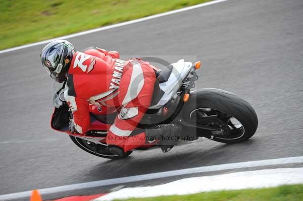 Motorcycle action photographs;cadwell;cadwell park photographs;event digital images;eventdigitalimages;motor racing louth lincolnshire;no limits trackday;peter wileman photography;trackday;trackday digital images;trackday photos