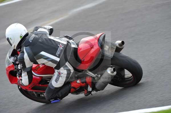Motorcycle action photographs;cadwell;cadwell park photographs;event digital images;eventdigitalimages;motor racing louth lincolnshire;no limits trackday;peter wileman photography;trackday;trackday digital images;trackday photos