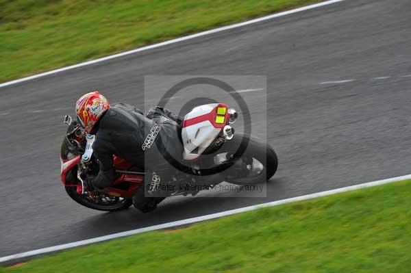 Motorcycle action photographs;cadwell;cadwell park photographs;event digital images;eventdigitalimages;motor racing louth lincolnshire;no limits trackday;peter wileman photography;trackday;trackday digital images;trackday photos